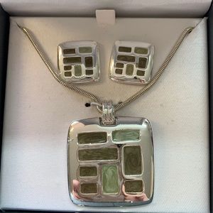 Brand New Green Mosaic Earring & Necklace Set